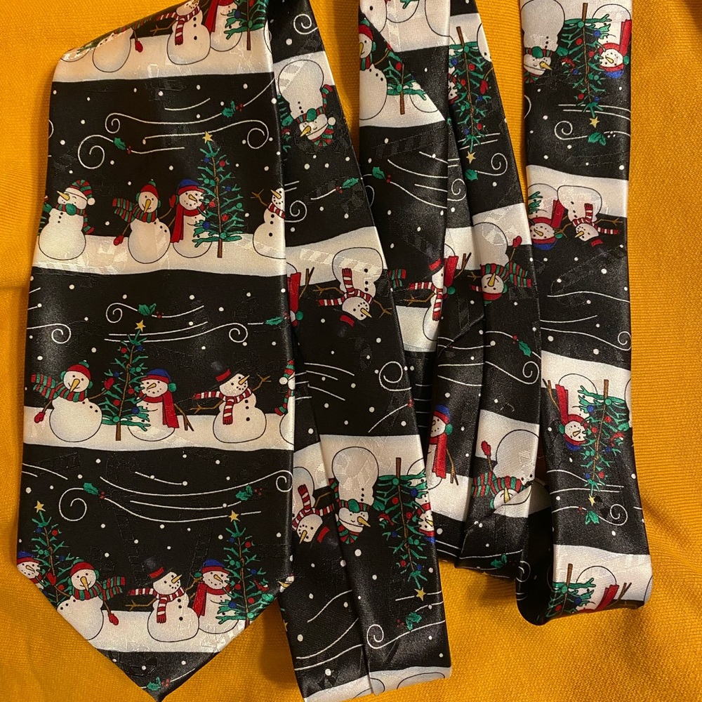 Hallmark Yule Tie Greetings Snowmen Christmas Neck Tie
